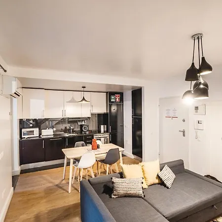 Apartment Akicity Amoreiras Moon Lisbon