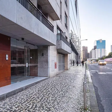 Akicity Amoreiras Moon Apartment